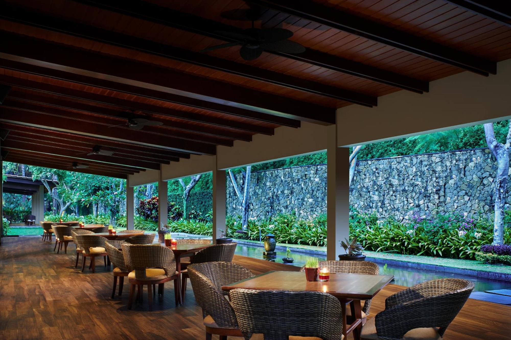 El Hotel Banyuwangi Бануванги Екстериор снимка