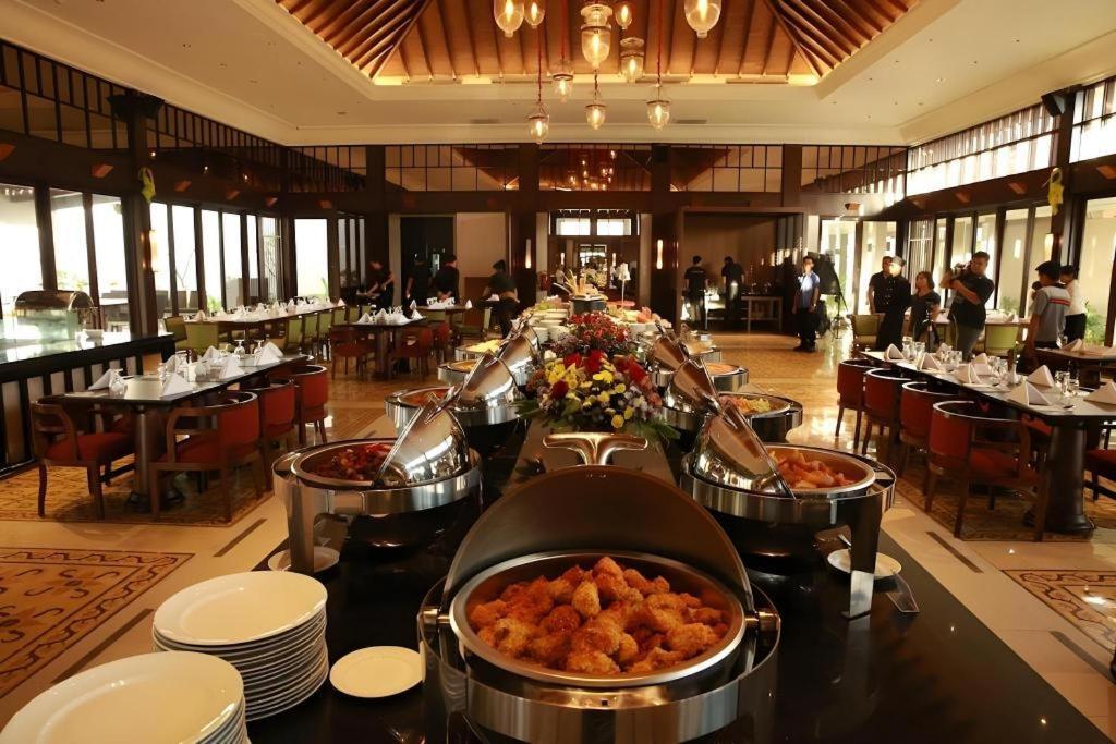 El Hotel Banyuwangi Бануванги Екстериор снимка