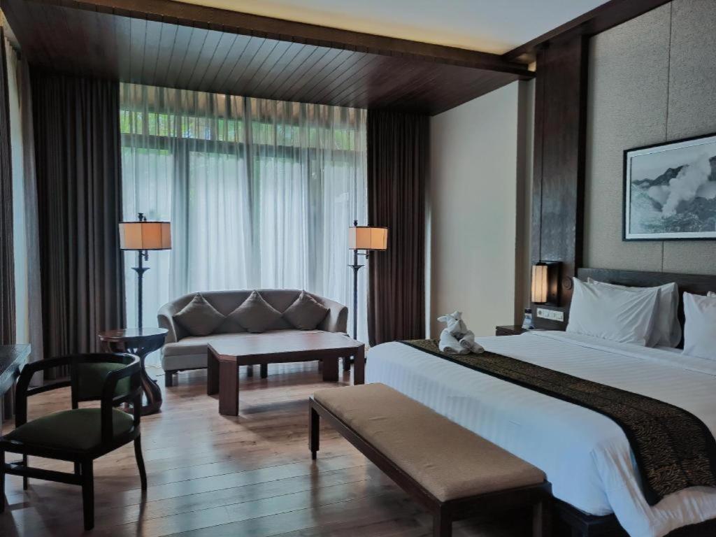 El Hotel Banyuwangi Бануванги Екстериор снимка