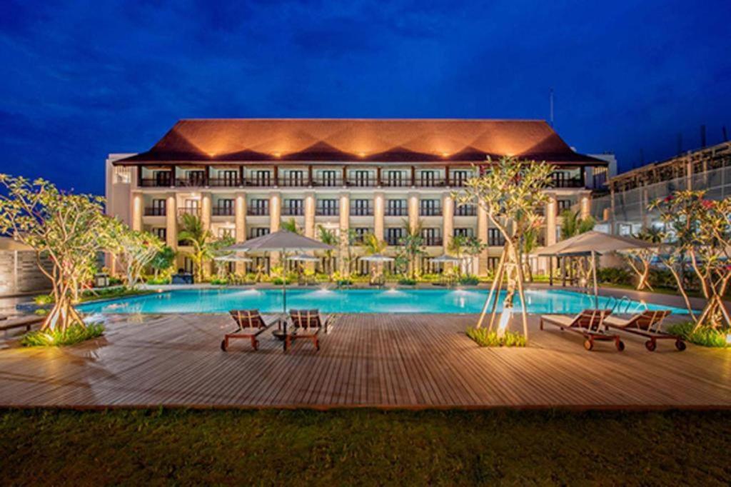 El Hotel Banyuwangi Бануванги Екстериор снимка