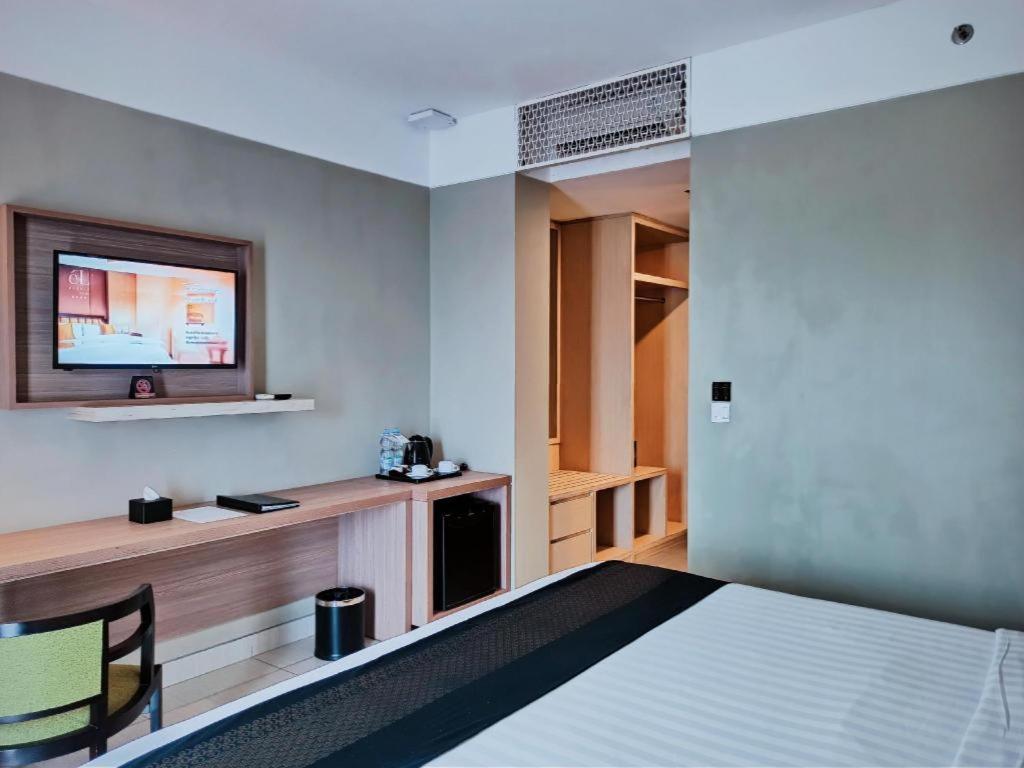 El Hotel Banyuwangi Бануванги Екстериор снимка