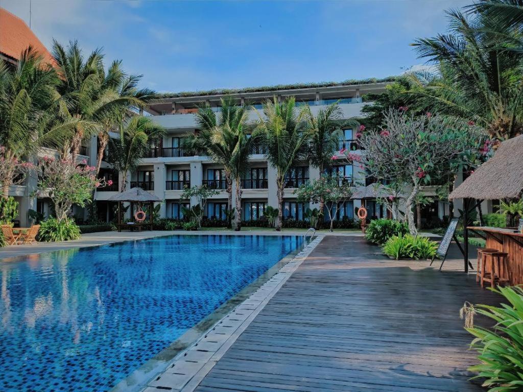 El Hotel Banyuwangi Бануванги Екстериор снимка